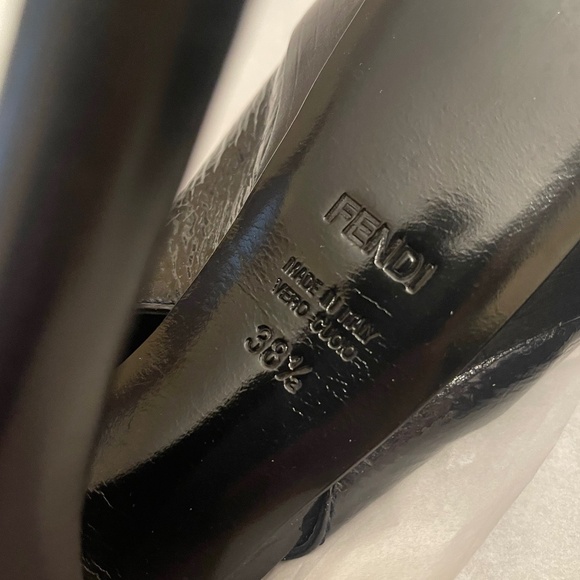 Fendi Logo Platform Peep-Toe Heels 38.5 Leather Bow Details Gold FF Buckle - Picture 11 of 16